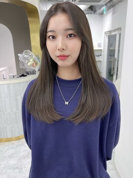 大人っぽレイヤーカット/透明感オリーブグレージュ