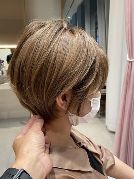 アフロート ギンザ(AFLOAT GINZA) 【小鳥居】大人可愛い艶カラーショートボブ30代40代50代