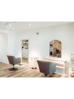 プライベート空間で他のお客さんを気にせずリラックス♪少人数サロンだからこその施術と居心地の良さが◎