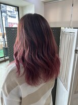 ウラ(.ula)&nbsp;ピンクブラウンゆる巻き韓国風脱白髪染め髪質改善浦和