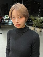 エマン(AIMANT) ハンサムショート×ハイトーンベージュ