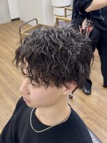 メルシー トータル ブランディング サロン(merci TOTAL BRANDING SALON)&nbsp;メンズツイストスパイラルパーマ　センターパートウルフ