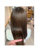 バッカ(BACCA) チョコブラウンのさら艶ロング