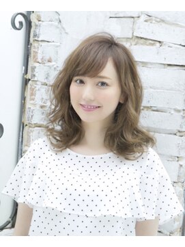 ロンド ストラーダ 心斎橋(Lond strada) セクションカラーペールベージュ