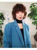 外国人のようなラフなくるくるパーマ