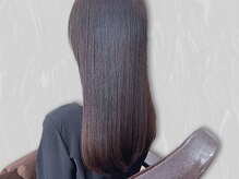 【縮毛矯正】一度で髪のクセやうねりがなくなる！紫外線ケア対応のホームケア付きで次のクセを作らせない！