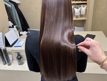 ナルーヘア(nalu hair)の写真/クセを伸ばして、艶感たっぷりのストレートヘアに♪今までのストレートとは違う手触りをお試しください◇