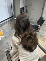 ラック(LUCK)&nbsp;オリーブグレージュ/船橋/くすみベージュ/細めハイライト