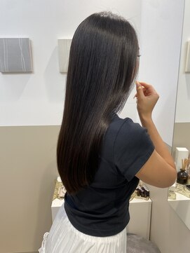 シュヴーブリヤン(cheveux brillants) 【髪質改善×美髪縮毛矯正】しっとりまとまる大人ロング