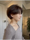 前髪長め耳掛け大人ショートボブ白金目黒