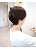 ダークブルー襟足すっきりショート