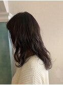 ソフトに透ける暗めグレー 担当:石畑結華