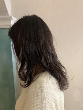 ロンド 銀座(Lond) ソフトに透ける暗めグレー 担当:石畑結華