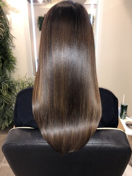 アールサロン アオヤマ(Rr SALON AOYAMA) プラチナミネコラストレート