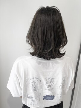 ネオリーブ チロル 横浜西口店(Neolive CiroL.) くびれ×ミディアム×アッシュグレー×縮毛矯正