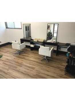 【平日9～22時迄、土日8時～営業】“スピーディー×高技術×プチプラ”価格以上の満足感を提供してくれる。