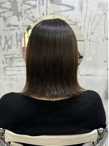 サル(saru)&nbsp;#切りっぱなしボブ × #カーキベージュ