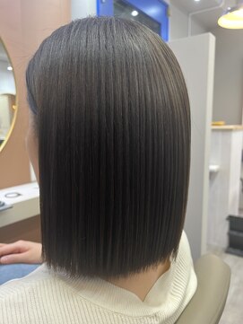 アオ 花咲町(a-o) 切りっぱなしボブ♪