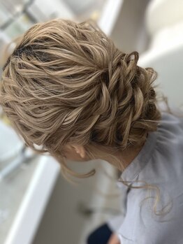 ダイアナ(DIANA)の写真/【はりまや橋徒歩３分】毎日通えるお手頃価格でプロの技！お仕事前のセット・イベントスタイルに最適☆