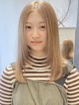 ラミエバイメルト 下北沢(lamie by melt) レイヤーボブ顔周りカット ブリーチミルクティーベージュ 下北沢