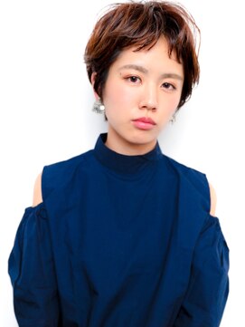アン ヘア デザイン(un hair design) 【 un 】ショート×センターパート×前髪
