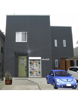 自宅を改装した小さなアトリエサロンです。内装、空間にも拘ってます。御来店お待ちしております。