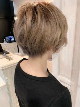 キャアリー(Caary) 福山市Caary人気ショートヘア　ショートボブ  バレイヤージュ