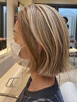 ザビー(THE B)&nbsp;本八幡×ケアブリーチ×白髪ぼかし×ハイライト