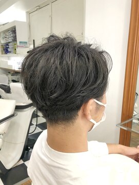 ヘッズ 本八幡店(HEADS) MEN'S HAIR  センターパート　ツイストスパイラル　コンマヘア