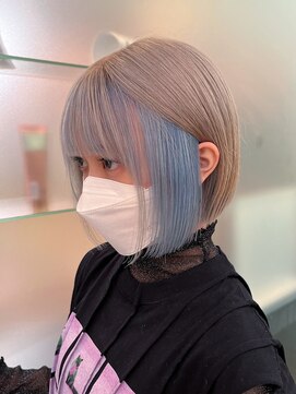 フェアレディ 烏山店(FAIRLADY) 派手髪☆ホワイトミルクティー×水色　コンパクトミニボブ