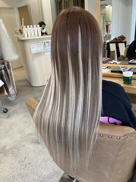 フツーロ 栄(FUTURO) プルエクステ