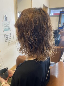 エルモ(ELMO) わしゃわしゃパーマスタイル