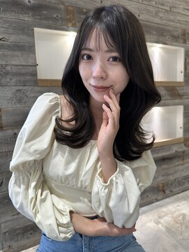 アイヴィ 表参道(IVY) フェイスレイヤーくびれヘア【肥田亜沙美】