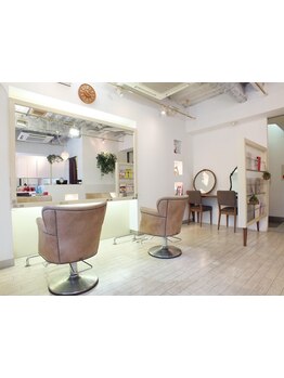 【三宮3分】落ち着いた雰囲気でリラックスできる空間♪丁寧なカウンセリング×施術で理想のスタイルが叶う