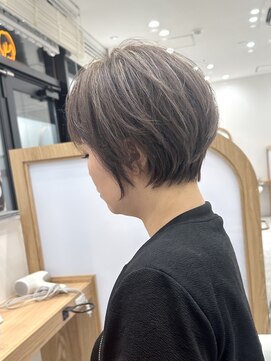 アドラーブル ココロ 新潟(adorable CoCoLo) 20代30代大人可愛い小顔ショートボブ前下がりショートハイライト