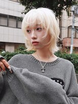 顔周りレイヤーウルフカットショートブリーチ_F50840