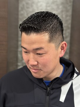 ゼロスバーバー(0's BARBER SHOP) ビジネスヘア/バーバースタイル/メンズパーマ/濡れパン/アイロン