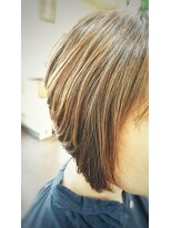 シク(SiQ)&nbsp;前下がりショート × ショコラブラウン