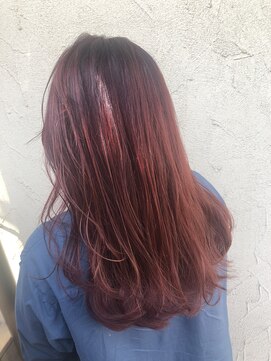 リー ヴィータ 上新庄(Lee Vita) 韓国風ピンクレッド！