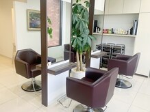 ビューティ サロン モネ(Beauty Salon Monet)の雰囲気（明るい光が差し込む広々としたプライベート空間）