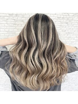 ホワイト(WHITE) [WHITE RYOTA] 西海岸風コントラストバレイヤージュ