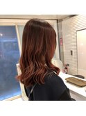 *バレイヤージュで発色のよいレッドカラー*