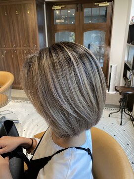 リバレッジ 広尾(Leverage) バレイヤージュアッシュ：柴崎 麻緒