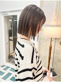 切りっぱなしボブ×ブラウンベージュ
