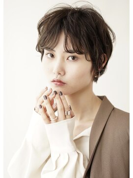 トリッカ 銀座(tricca) 20代30代40代抜け感ショートデジタルパーマ