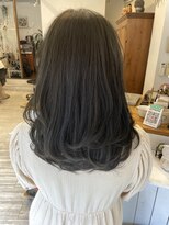 フラバー(flover)&nbsp;束感綺麗なミディアムレイヤー20代/30代/40代/ショート／ロング