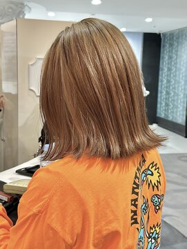 エアー 青山(AIR) ミルクティーベージュ外ハネミディアムレイヤー