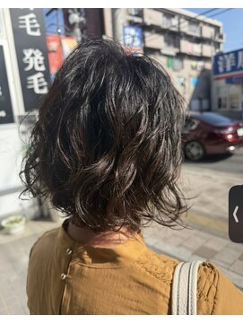 サロンドニケ バームやオイルでクシュっと簡単スタイリングパーマ