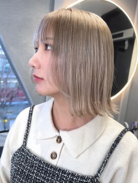 ジゼル(GiseL) ミルクティー　切りっぱなし　ブリーチカラー
