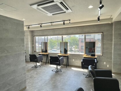 アンダーバーホワイト 芦屋店(_WHITE)の写真